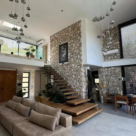 Villa Amethyst