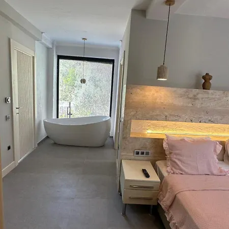 Amethyst Villa Eskiomerler
